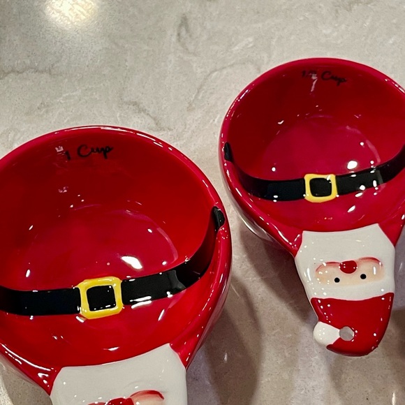 NWT Santa Measuring cups, Red 4 piece stone nesting measuring cup set great gift - Picture 4 of 6